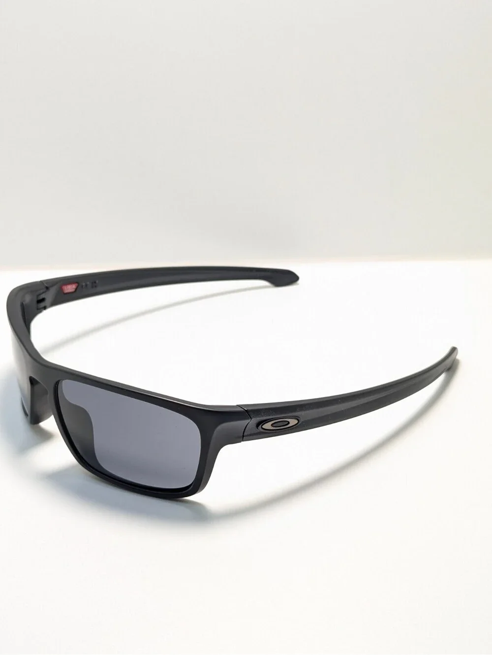 Oakley Sliver Dark Gray UV Black Outdoor Wraparound Men's Sports Sunglasses